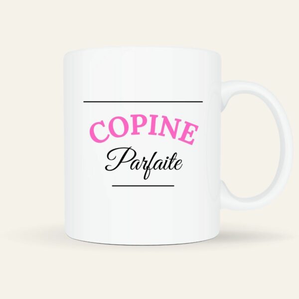 Mug blanc avec inscription Copine Parfaite en rose et noir